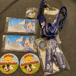 Disney luggage tags, lanyards, pins NIP
